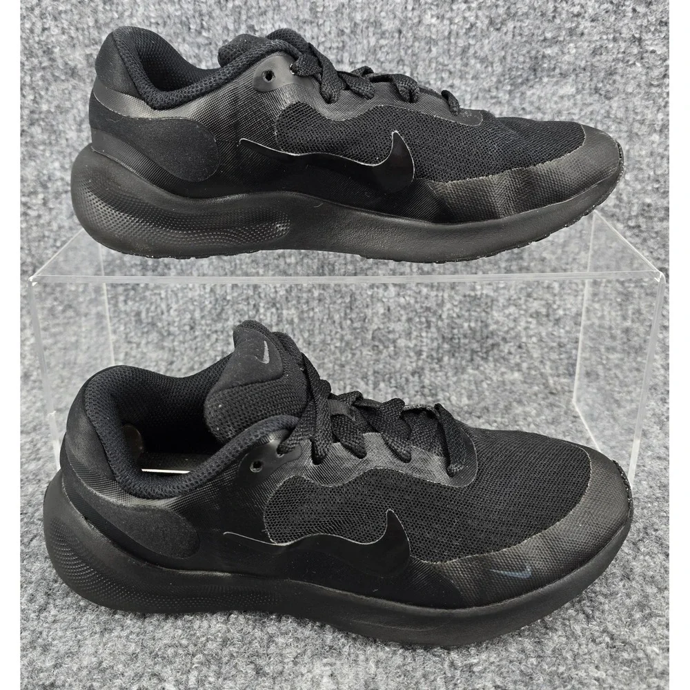 Nike revolution running